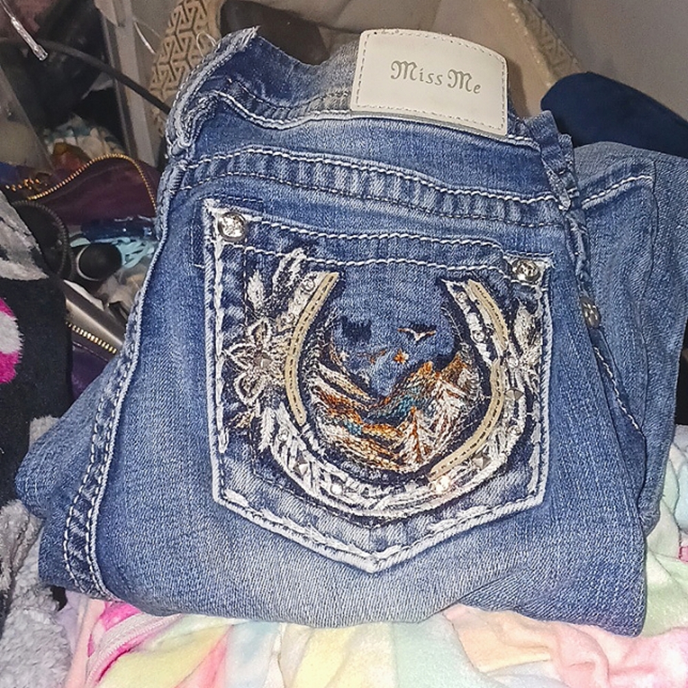 Miss Me los angeles horseshoe and mountains jeans size 29